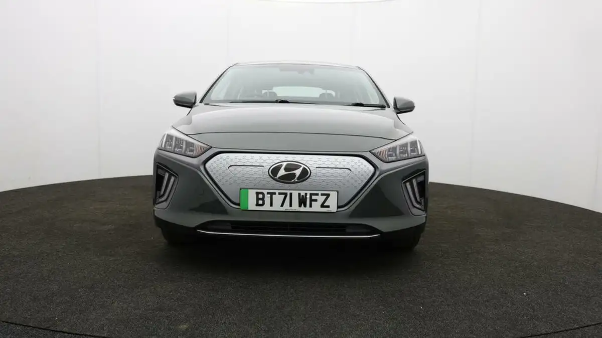 2022-hyundai-ioniq-e-premium-electric-big-54