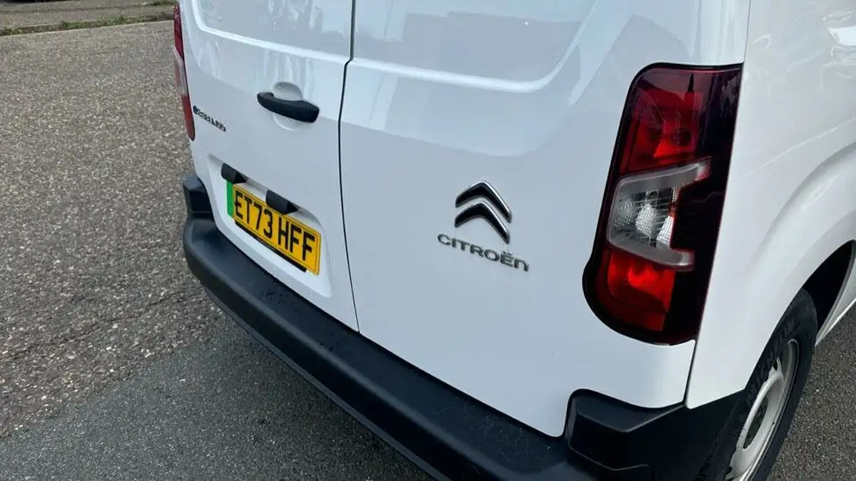 2024-citroen-berlingo-big-40