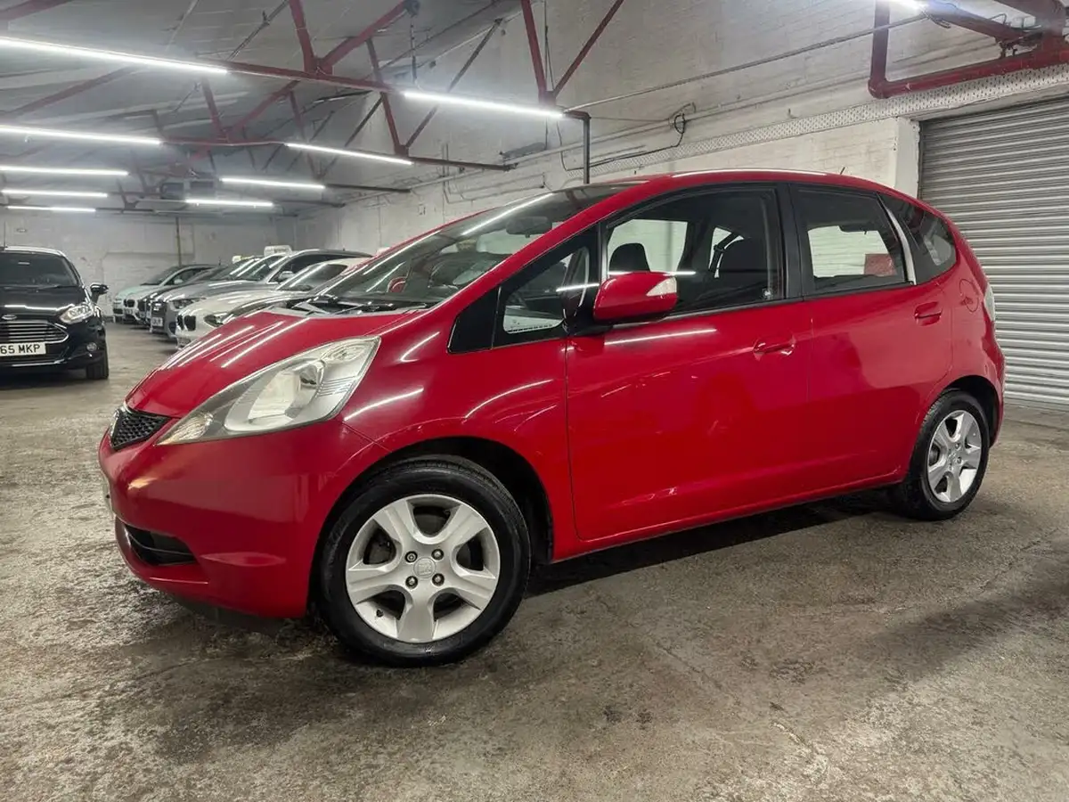 2010-honda-jazz-14-es-big-50