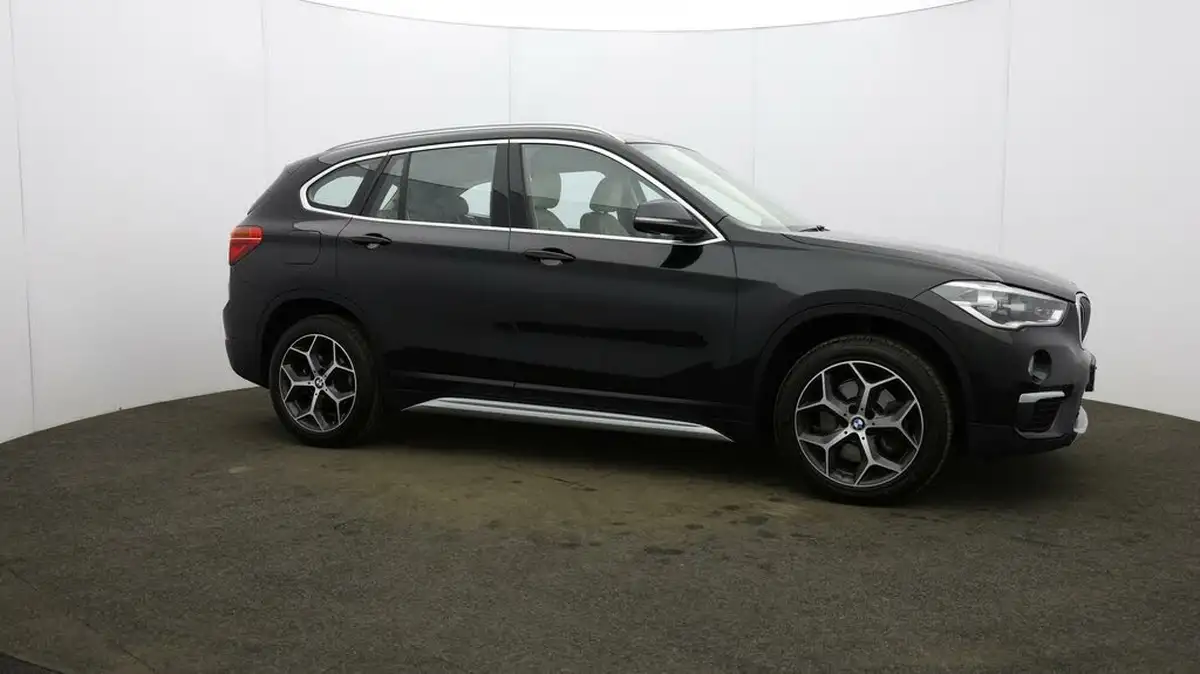 2019-bmw-x1-20-sdrive-20i-xline-sdrive-20i-big-48
