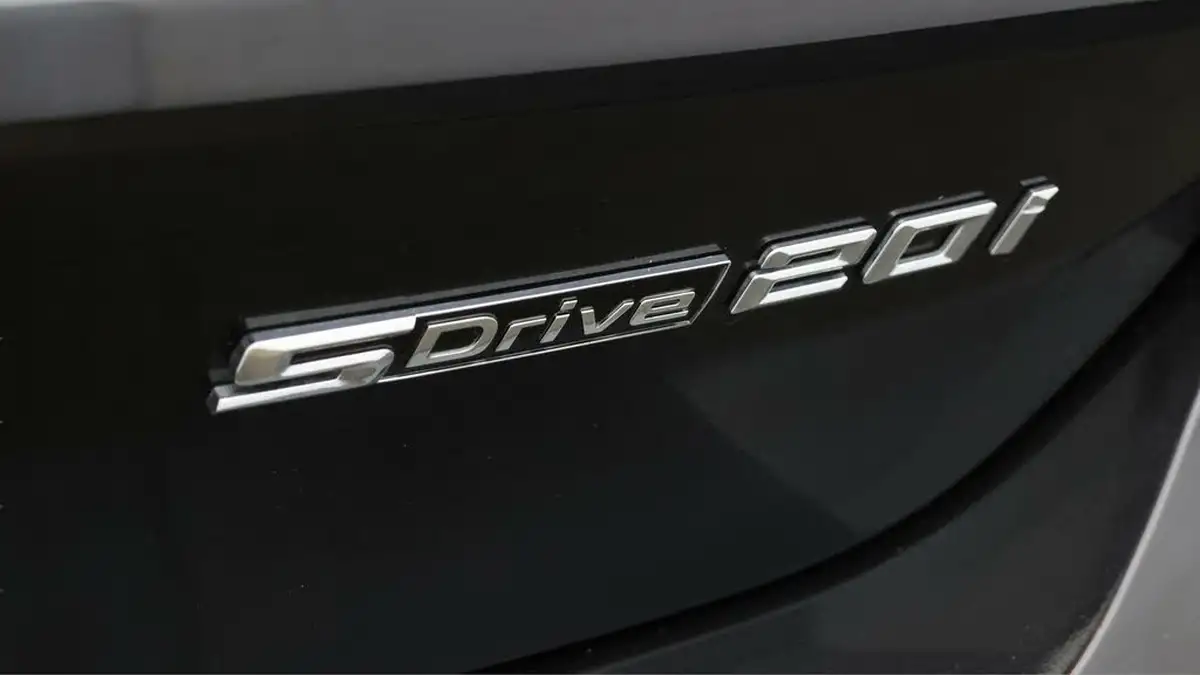 2019-bmw-x1-20-sdrive-20i-xline-sdrive-20i-big-20