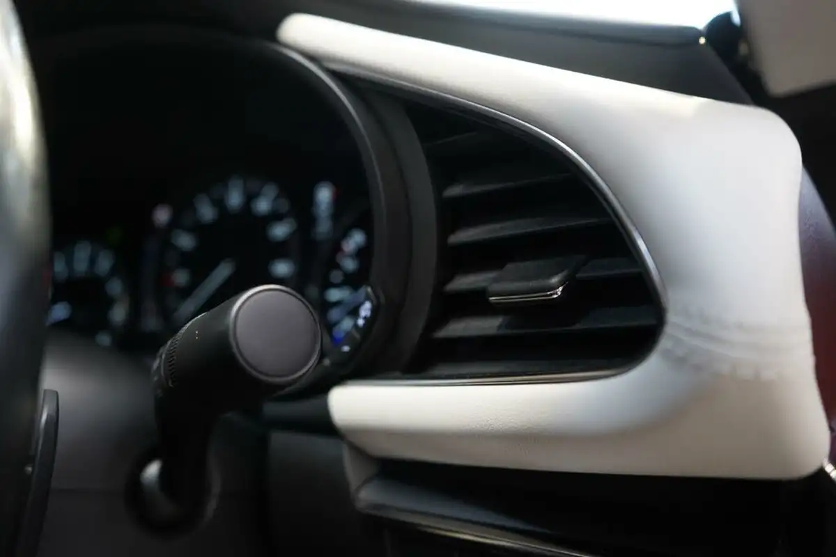 2019-mazda-mazda3-20-gt-sport-tech-180ps-saloon-4d-auto-big-24