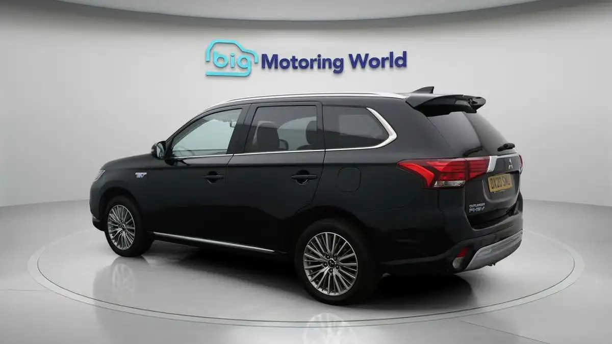 2020-mitsubishi-outlander-24-design-phev-big-5