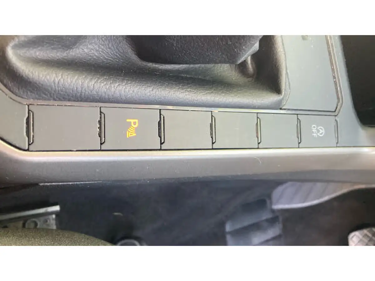 2021-volkswagen-polo-10-tsi-match-big-24
