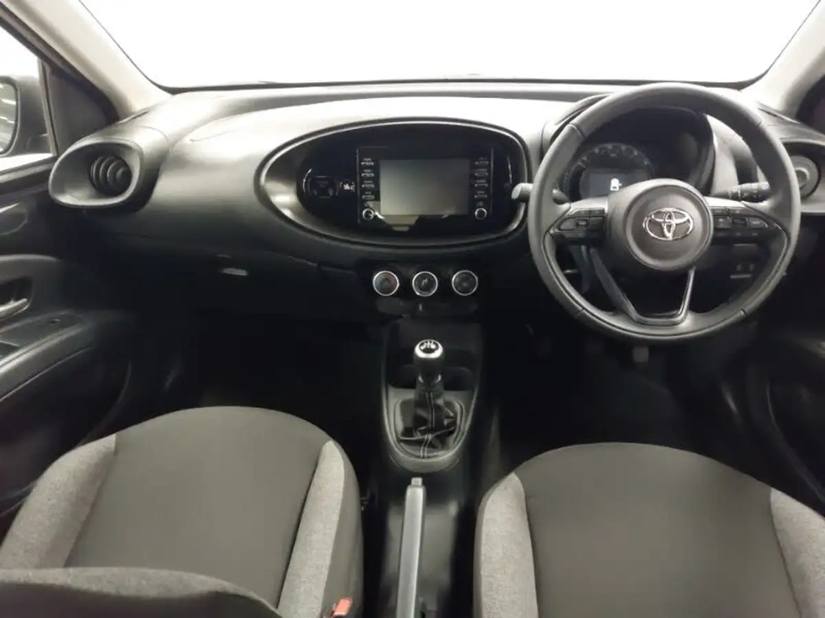 2023-toyota-aygo-x-10-vvt-i-pure-big-2