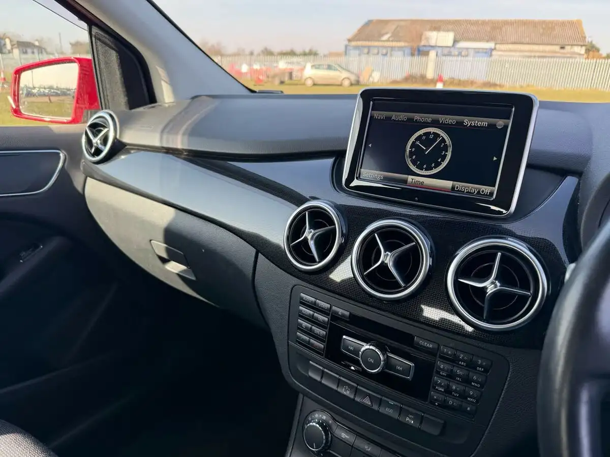 2014-mercedes-benz-b-class-big-48
