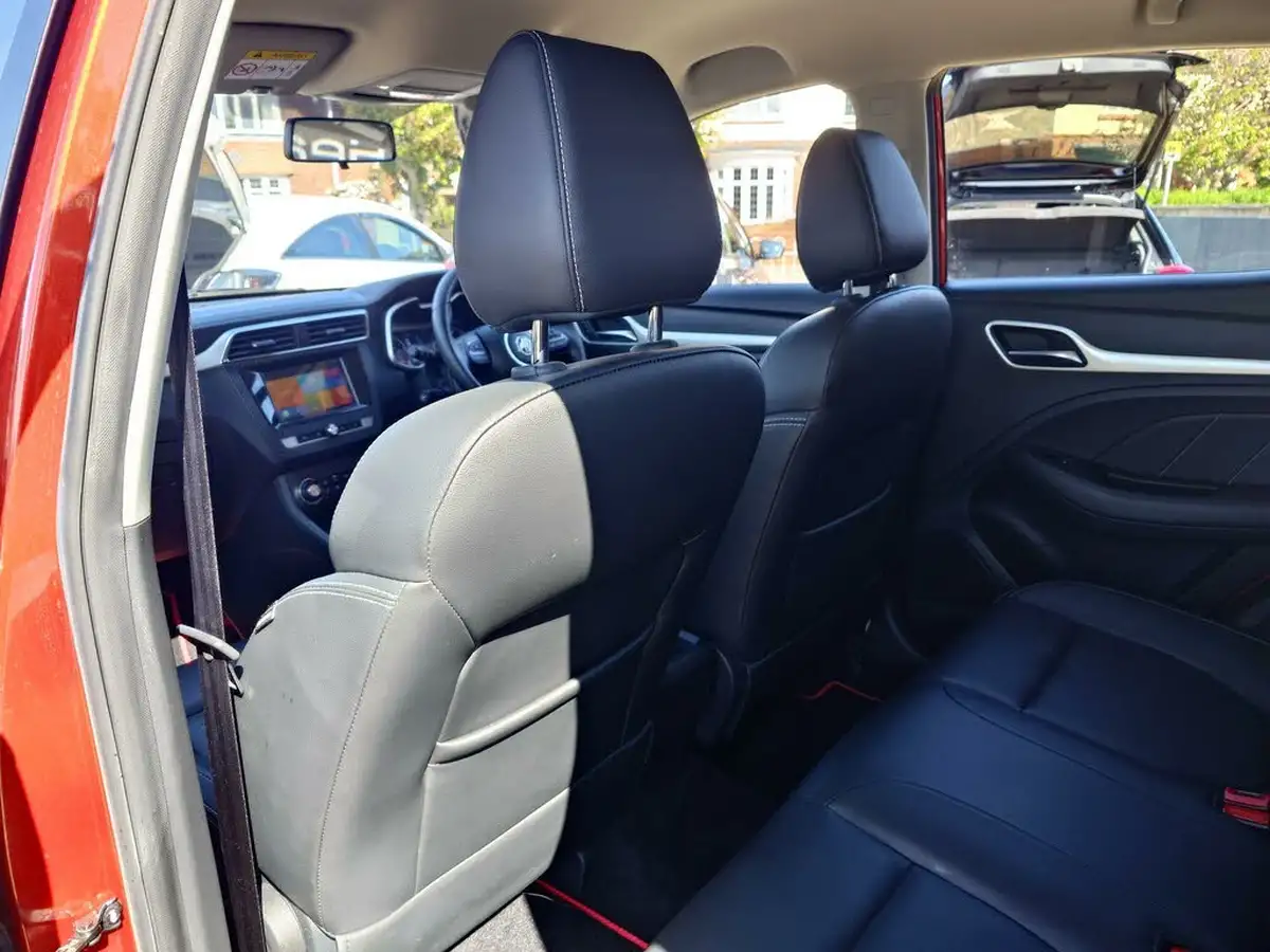 2020-mg-zs-suv-10t-gdi-exclusive-111ps-big-21