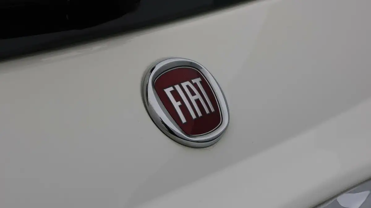 2023-fiat-500-10-big-19