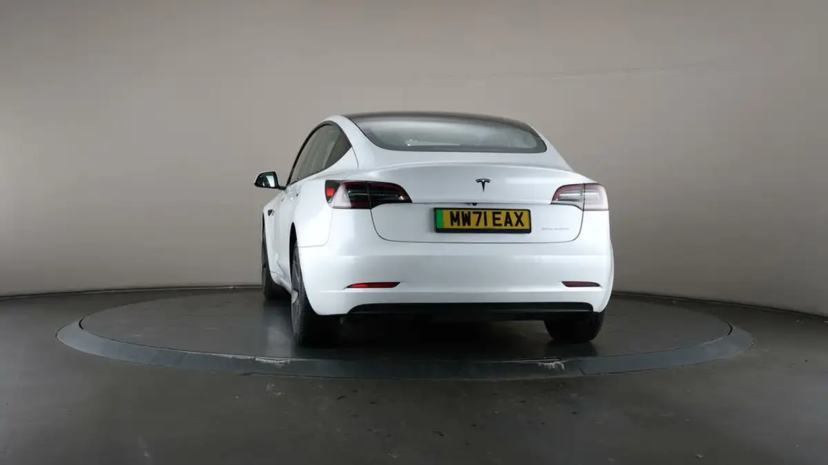 2021-tesla-model-3-e-long-range-awd-big-44