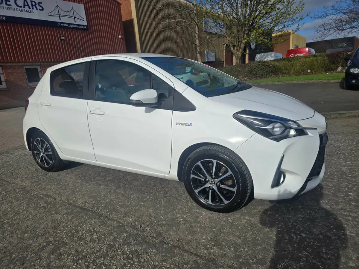 2019-toyota-yaris-15-vvt-i-icon-tech-98bhp-hybrid-1497cc-e-cvt-big-42