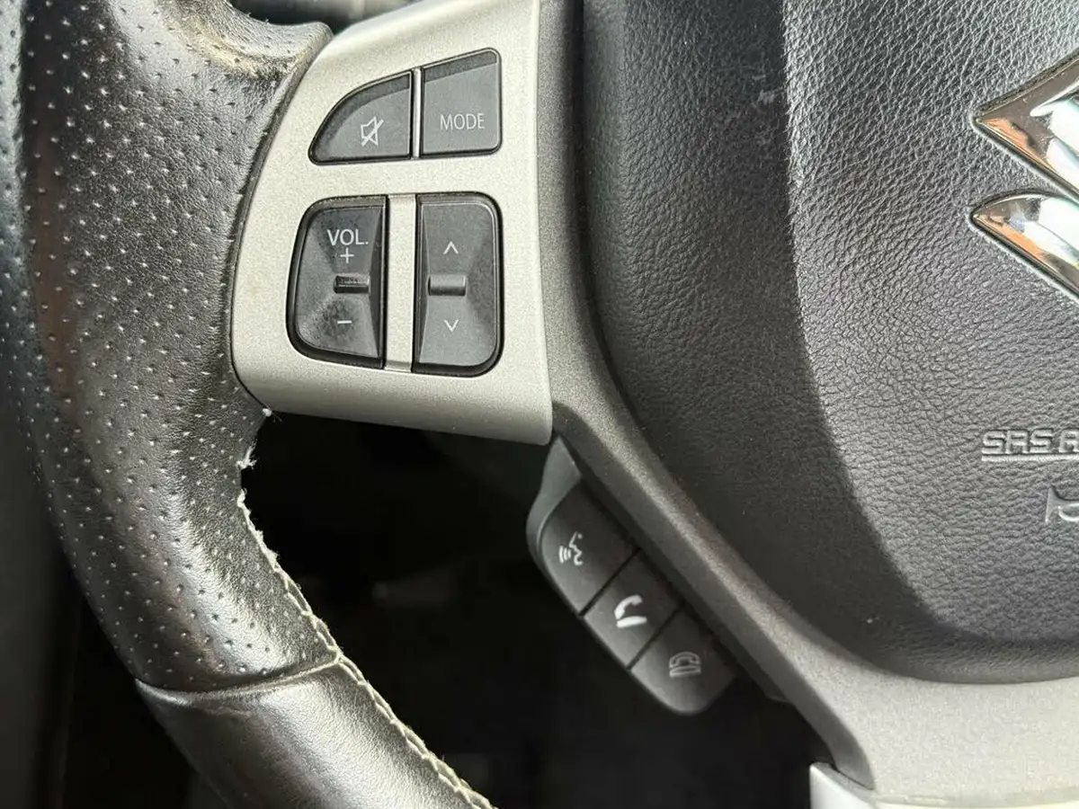 2016-suzuki-swift-12-sz-l-5d-big-22