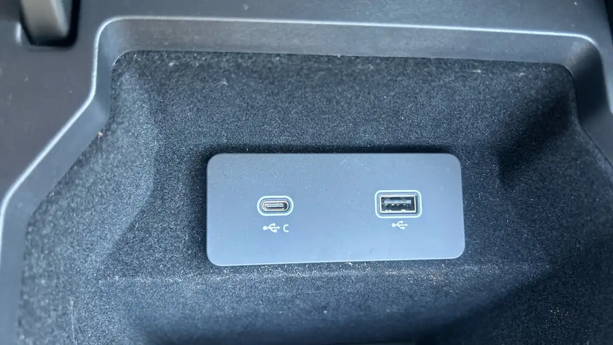 2021-jaguar-e-pace-20-d165-s-big-23