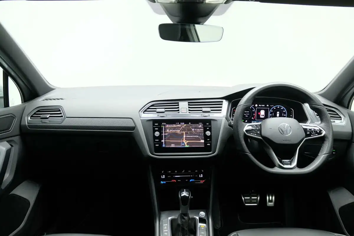 2024-volkswagen-tiguan-15-tsi-r-line-edition-big-47