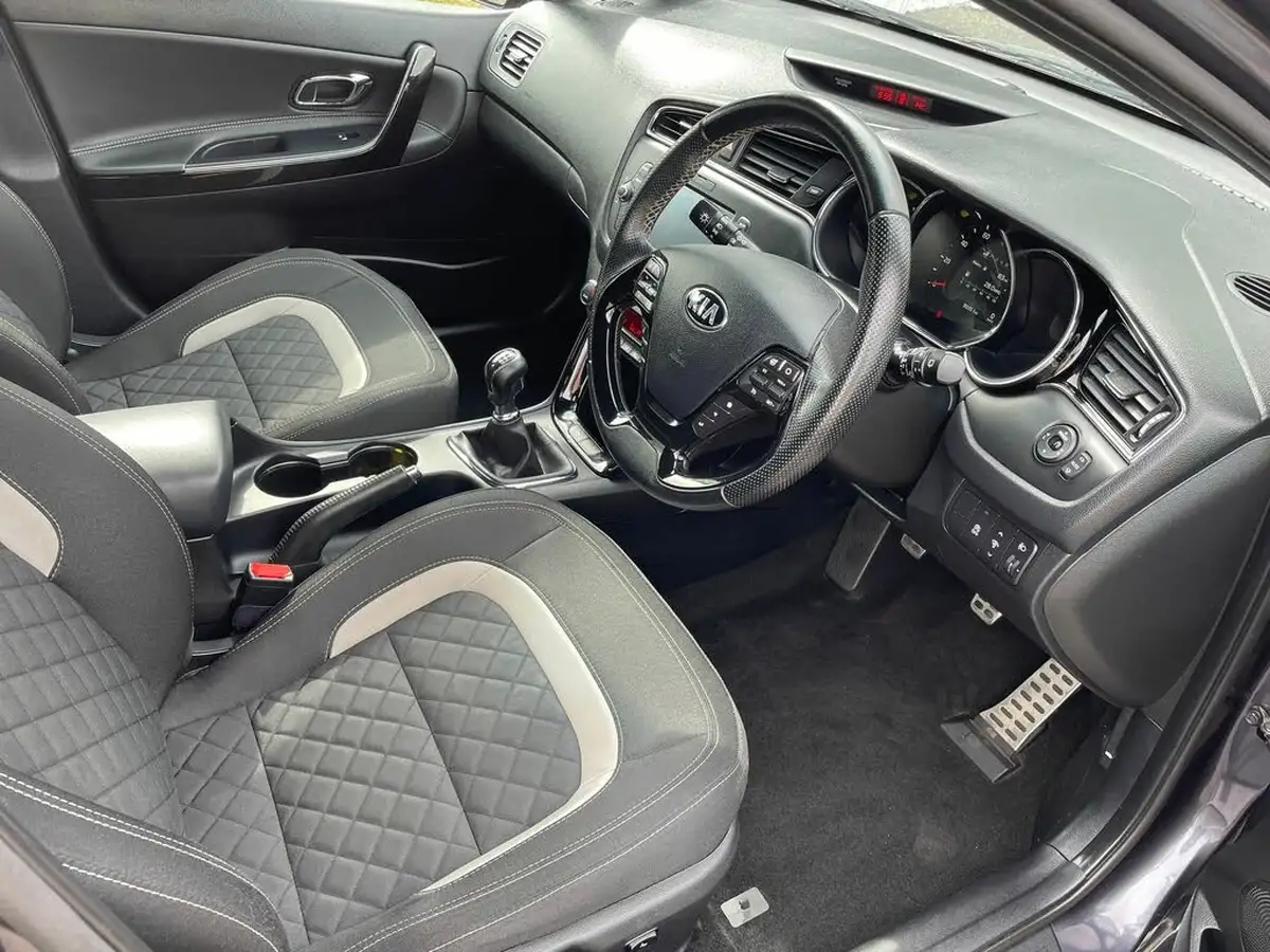 2018-kia-ceed-16crdi-gt-line-hatchback-1582cc-big-12