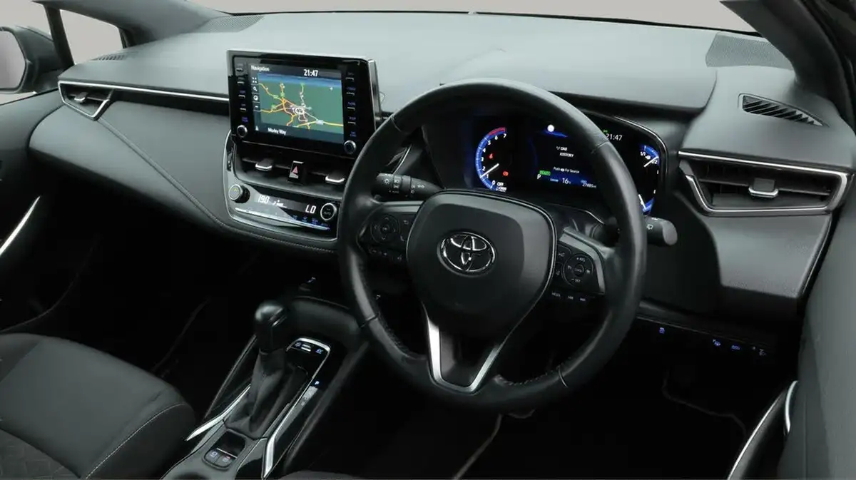 2021-toyota-corolla-18-vvt-i-icon-tech-trk-hatchback-5d-big-9