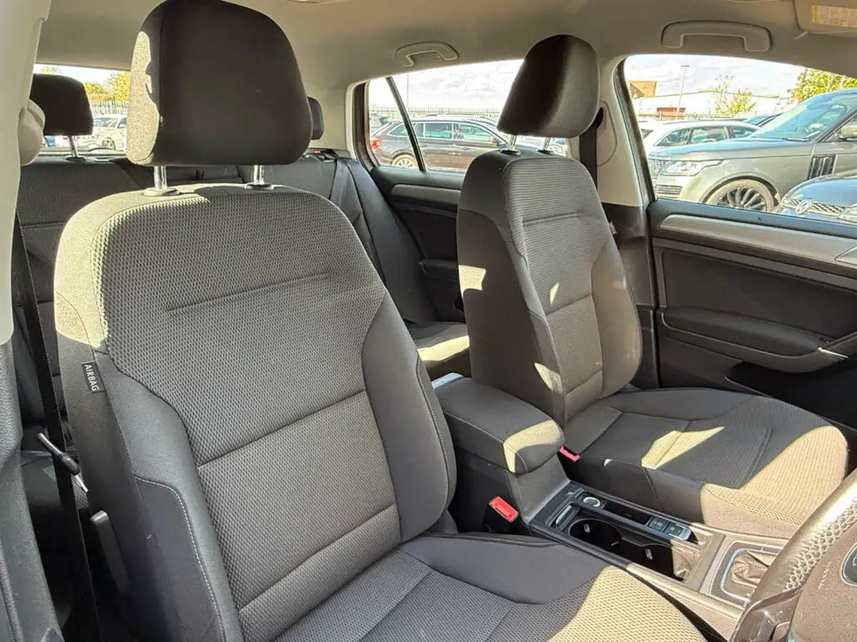 2014-volkswagen-golf-20tdi-se-ss-hatchback-5d-dsg-big-13