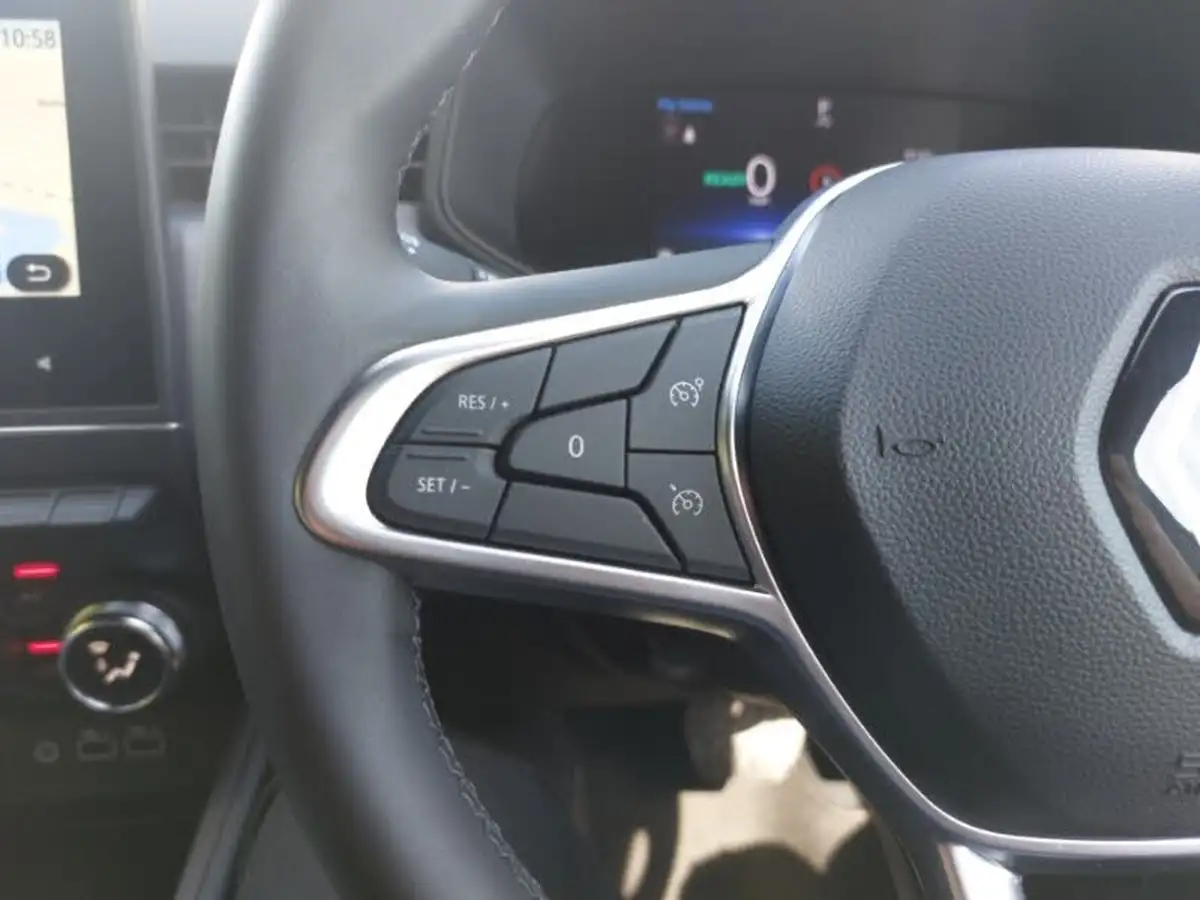 2024-renault-clio-16-techno-big-11