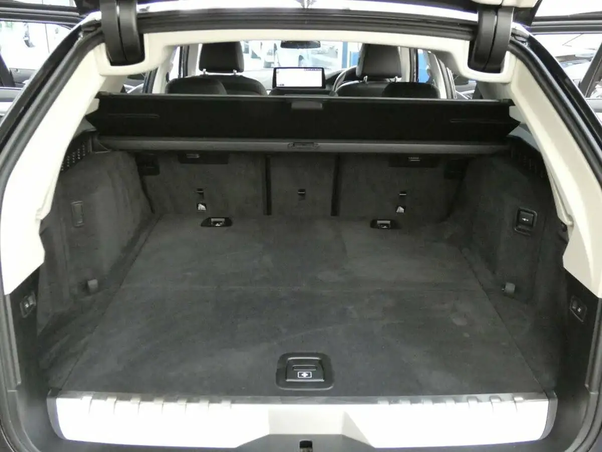 2022-bmw-5-series-20-530e-se-touring-5d-big-60