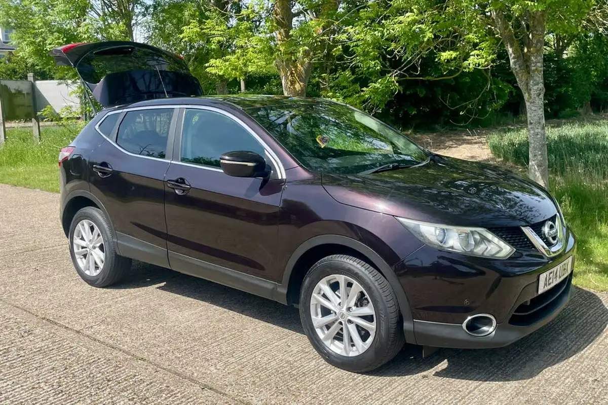 2014-nissan-qashqai-12-acenta-premium-big-4