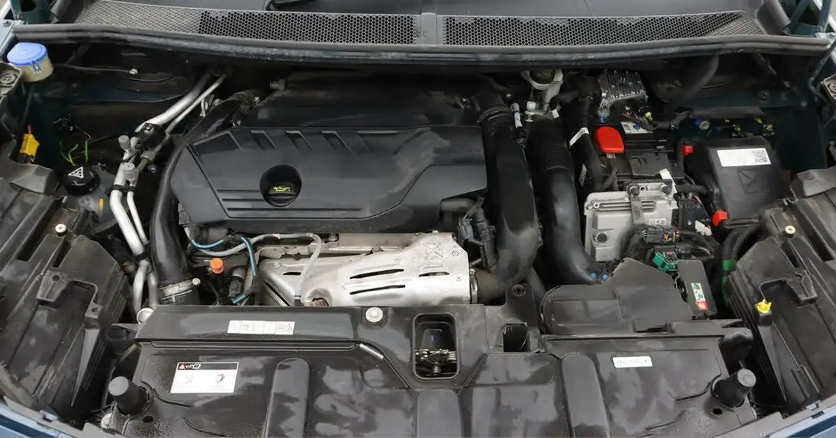 2022-peugeot-3008-suv-16-puretech-gt-225bhp-hybrid-e-eat8-big-19