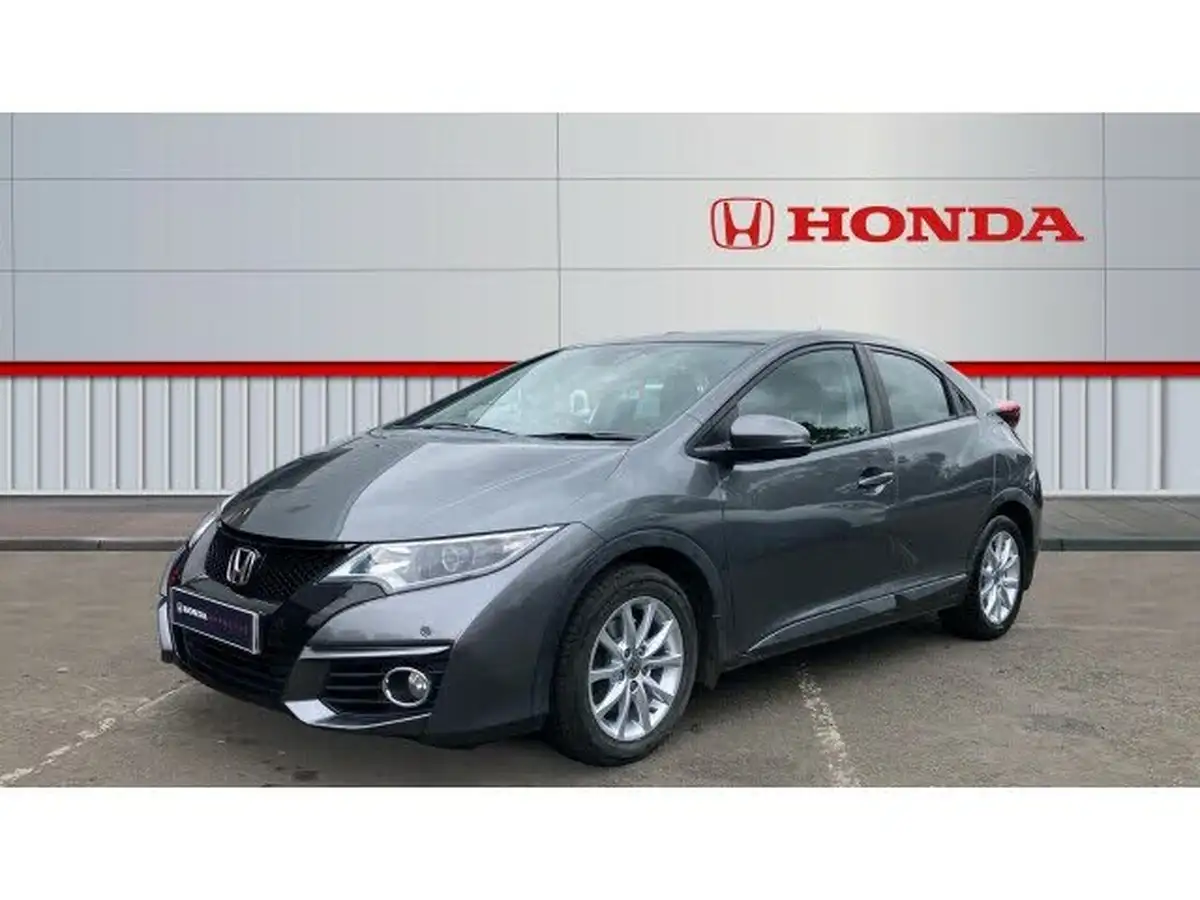 2015-honda-civic-16-i-dtec-se-plus-honda-connect-hatchback-big-9