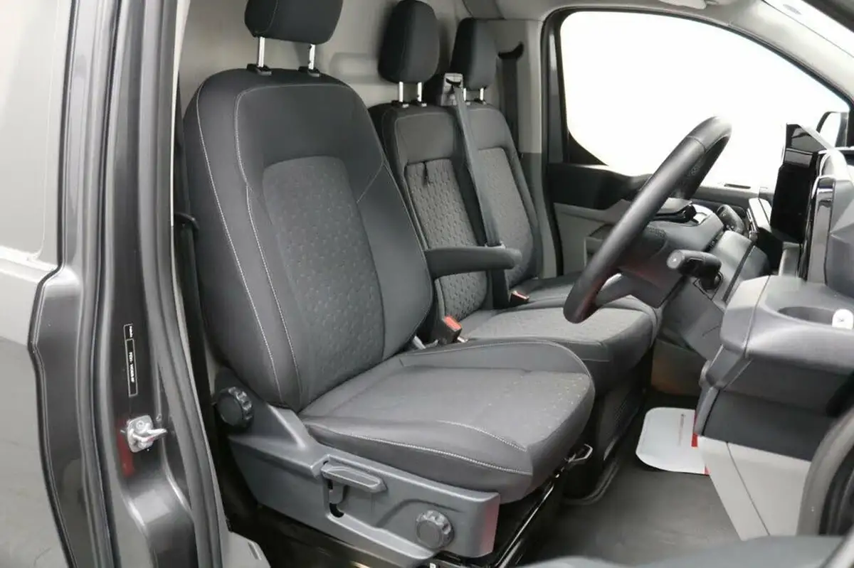 2024-ford-transit-custom-20tdci-320-l2h1-limited-136pseu6e-panel-van-1996cc-auto-big-24