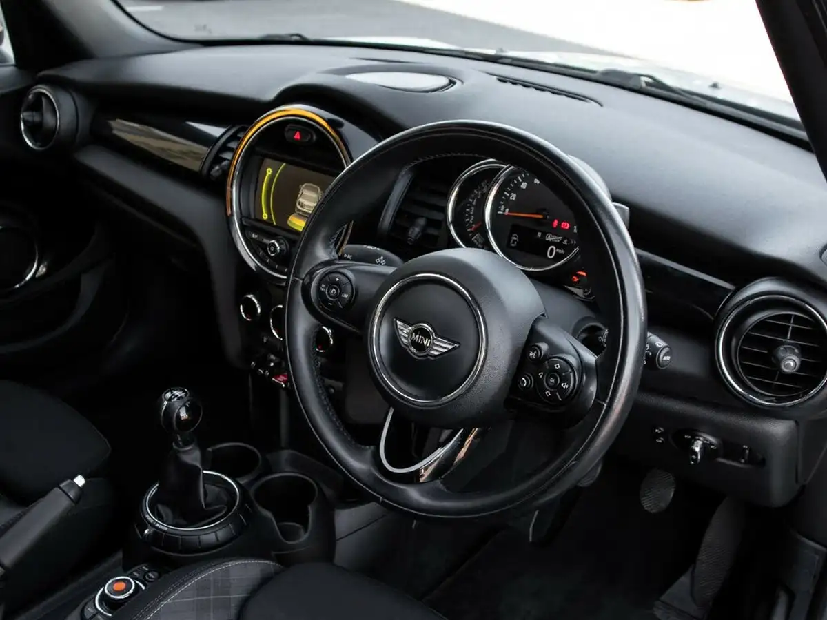 2017-mini-cooper-20-cooper-s-ss-hatchback-5d-big-3