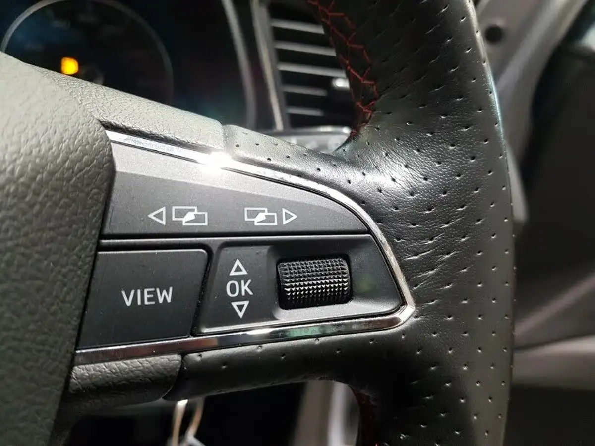 2019-seat-leon-20tdi-fr-hatchback-big-14