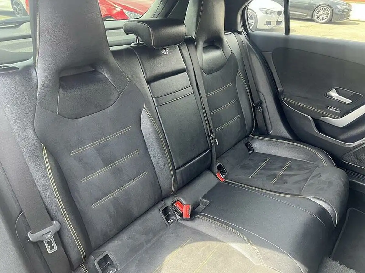 2020-mercedes-benz-a-class-20-a45-s-amg-big-15