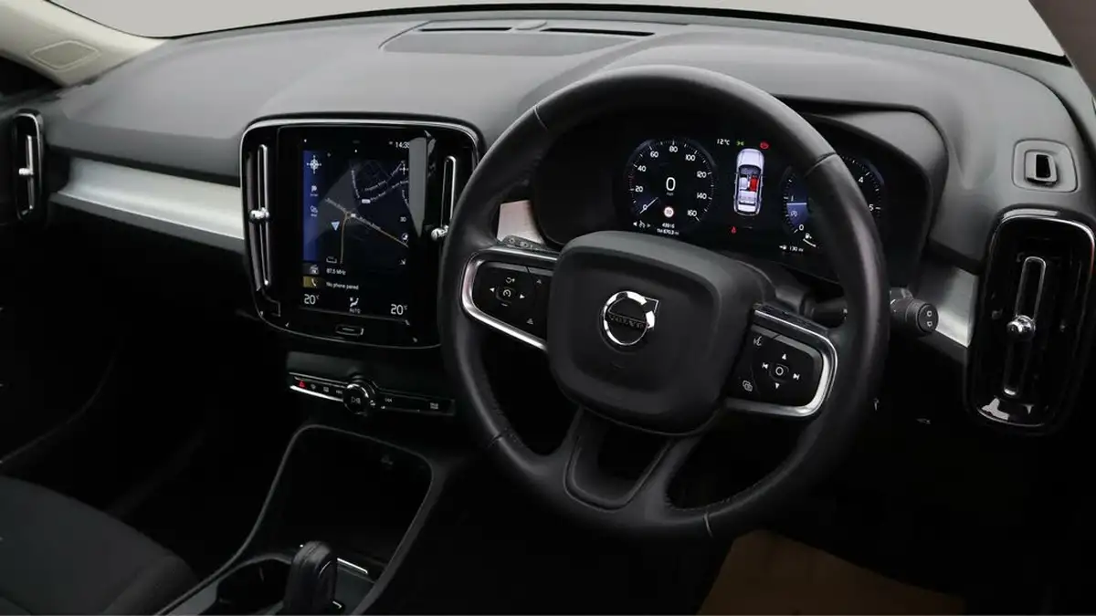 2020-volvo-xc40-20td-d3-momentum-geartronic-big-8