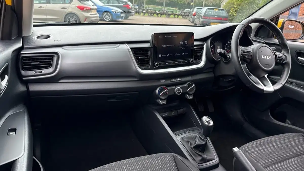 2022-kia-stonic-10-t-gdi-2-big-2