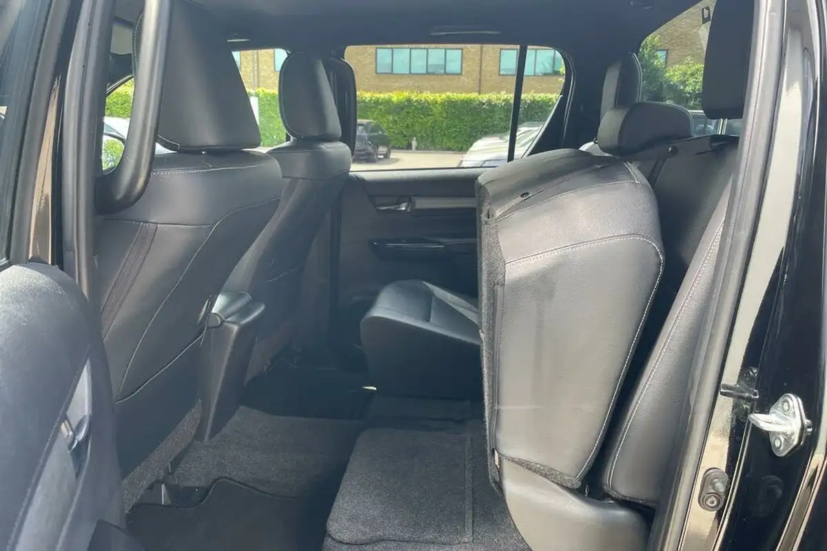 2022-toyota-hi-lux-28d-4d-invincible-x-204hpeu6d-2755cc-auto-big-44