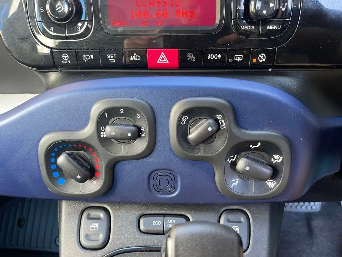 2015-fiat-panda-09-lounge-ss-dualogic-big-31