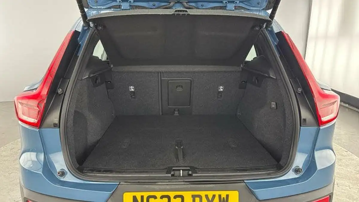 2022-volvo-xc40-20-b4-plus-awd-big-29