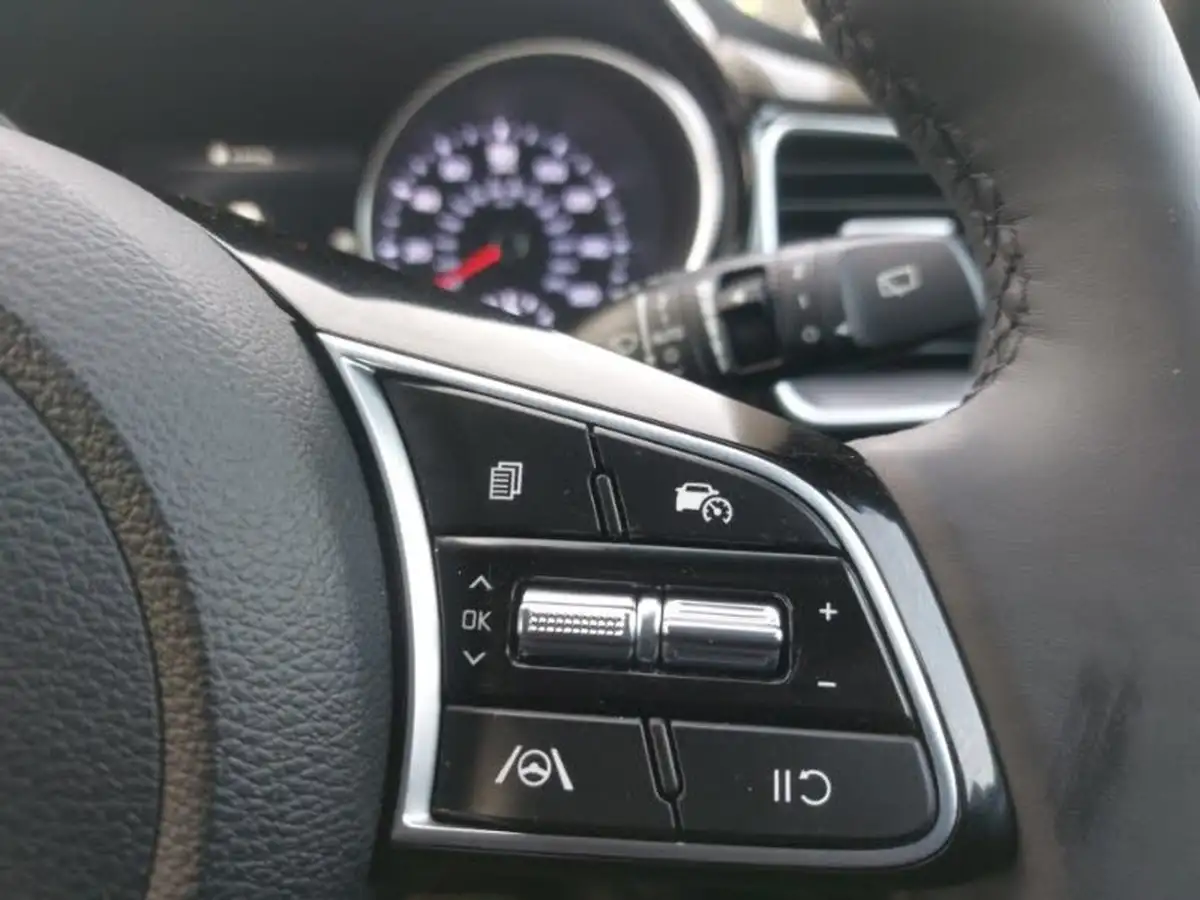 2024-kia-xceed-15-t-gdi-3-big-16