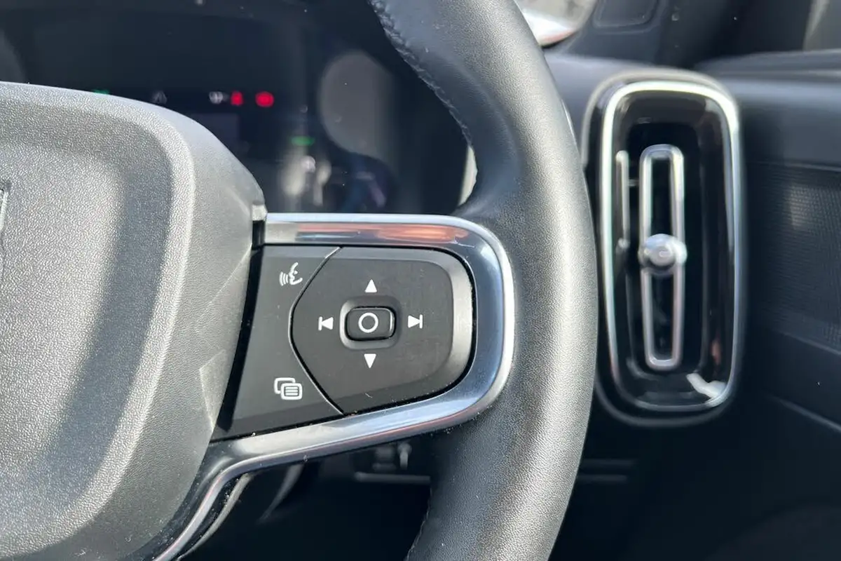 2021-volvo-xc40-e-twin-recharge-plus-big-11