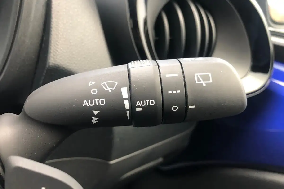 2023-toyota-aygo-x-10-vvt-i-exclusive-cvt-big-14