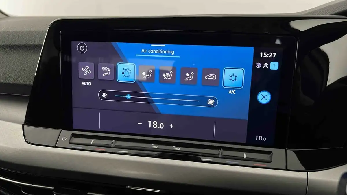 2020-volkswagen-golf-15-tsi-life-150ps-hatchback-big-19