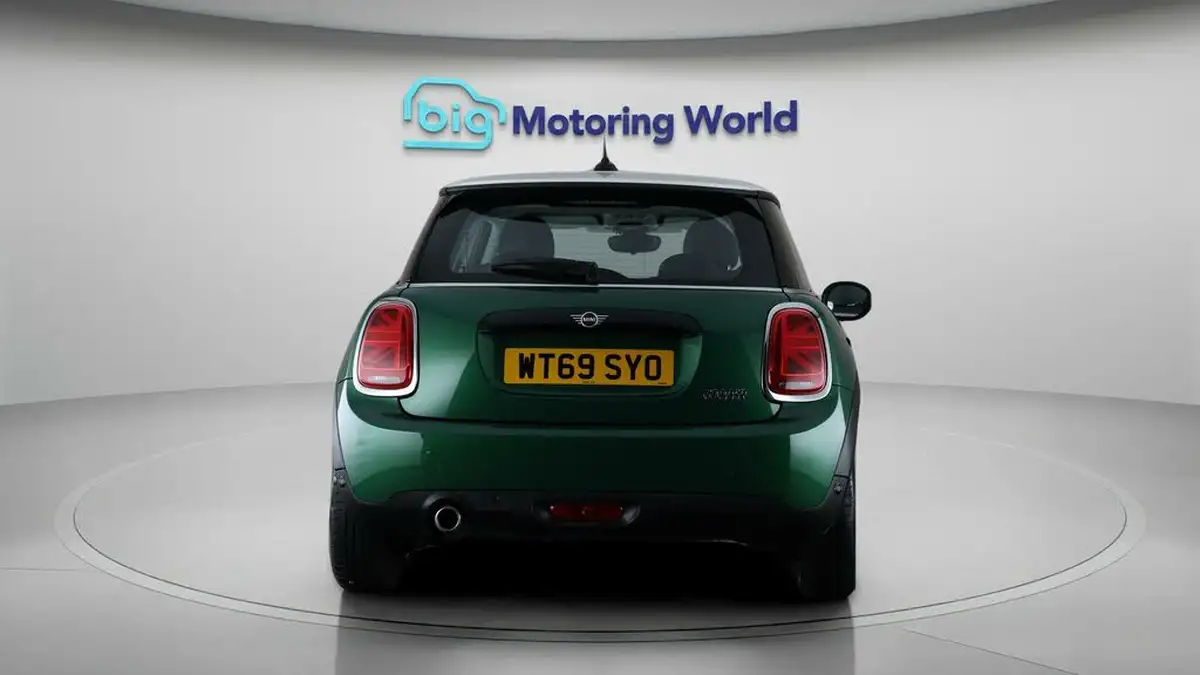 2019-mini-cooper-15-cooper-classic-hatchback-3d-big-6