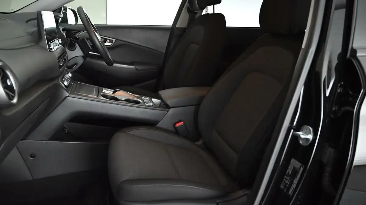 2022-hyundai-kona-e-premium-204ps-64kwh-7kw-obc-big-14