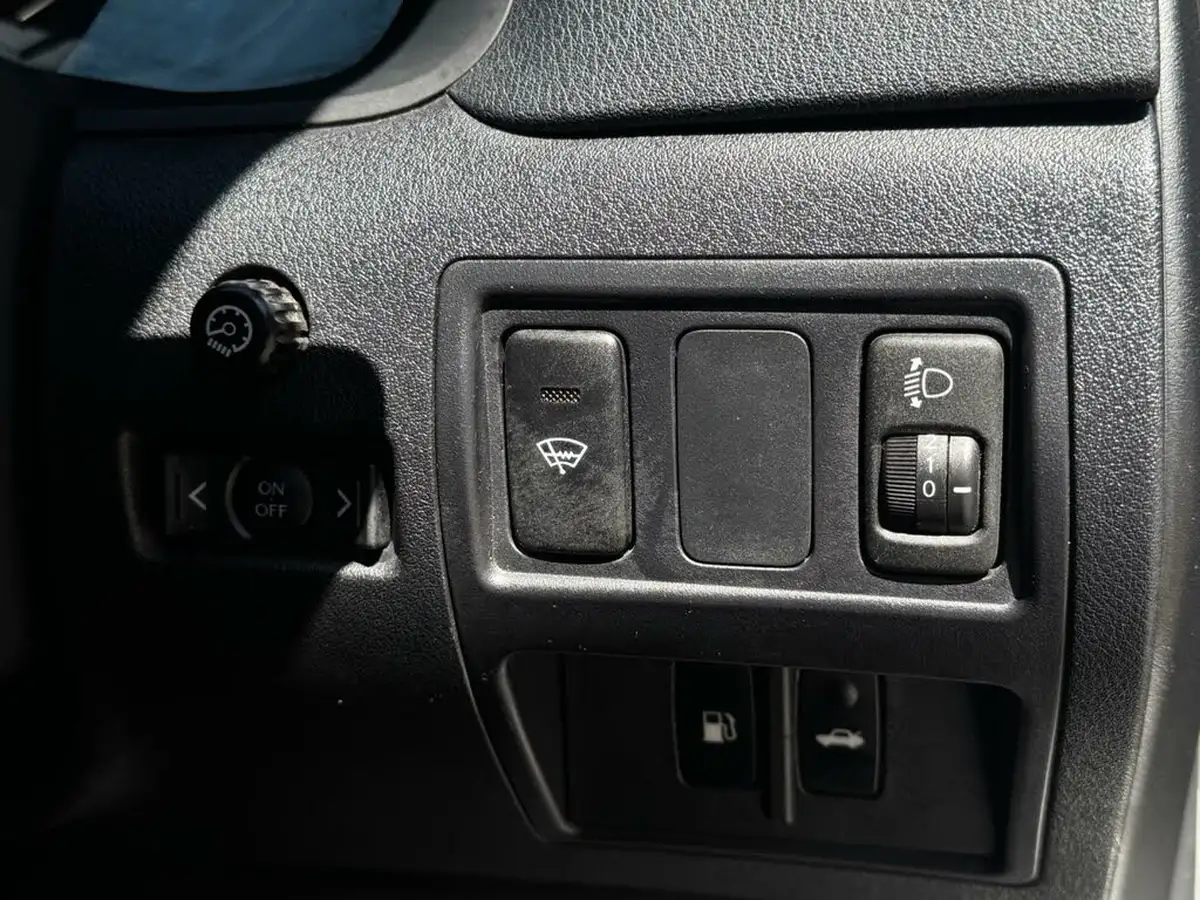 2007-lexus-is-250-25-se-auto-big-56
