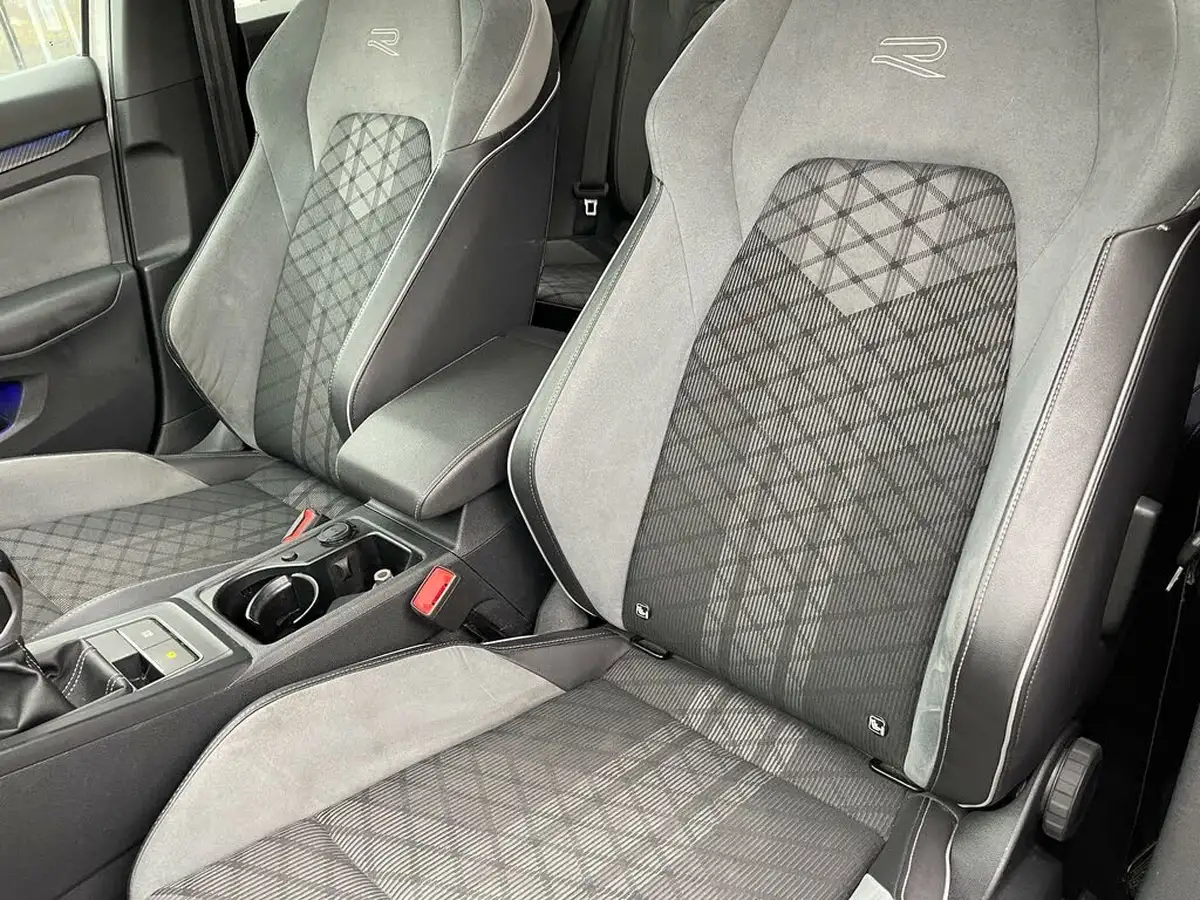 2021-volkswagen-golf-15-tsi-r-line-130ps-hatchback-big-47