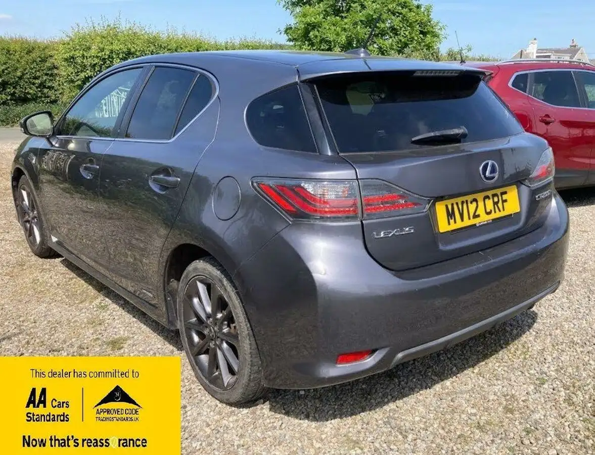 2012-lexus-ct-200h-18-f-sport-big-2