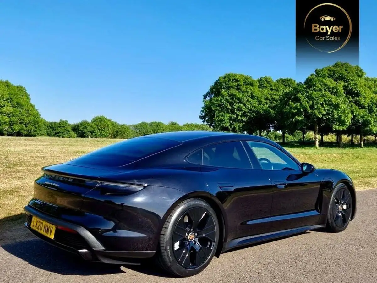 2020-porsche-taycan-e-turbo-big-4