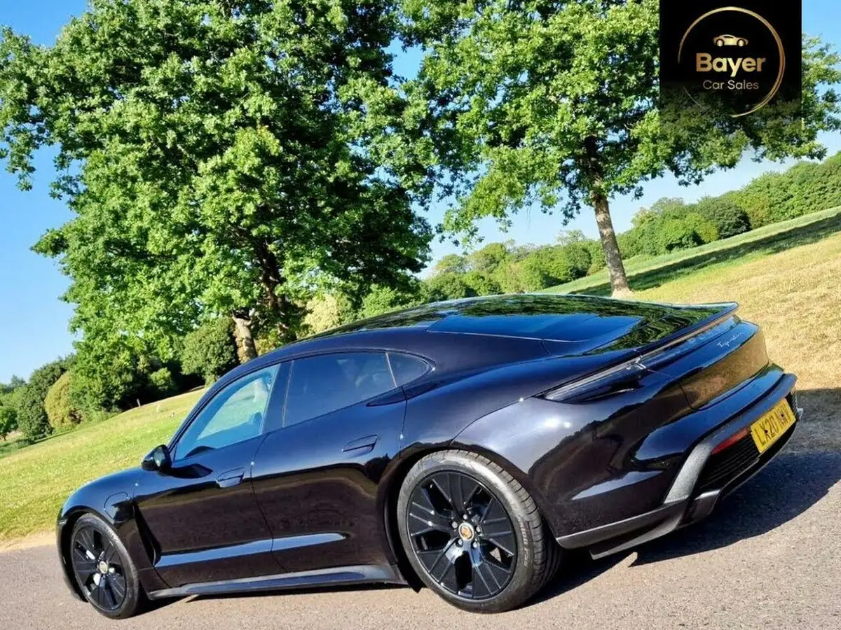 2020-porsche-taycan-e-turbo-big-28