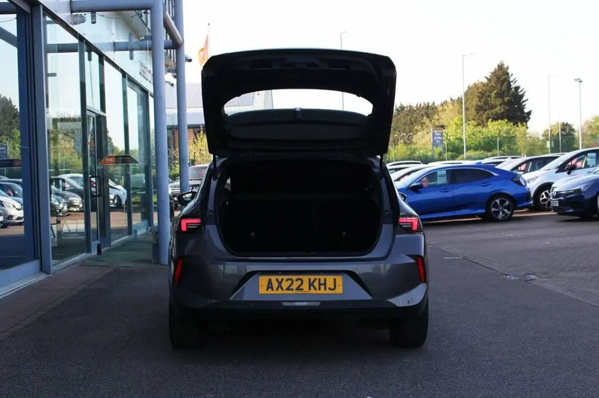 2022-vauxhall-astra-12-turbo-design-130ps-hatchback-auto-big-6