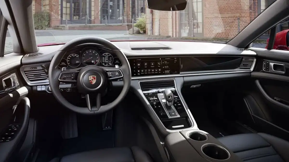 2023-porsche-panamera-30-4-330ps-hatchback-big-3