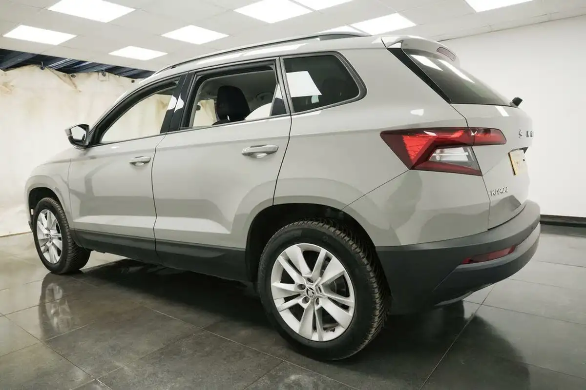 2020-skoda-karoq-10-tsi-se-technology-116ps-big-6