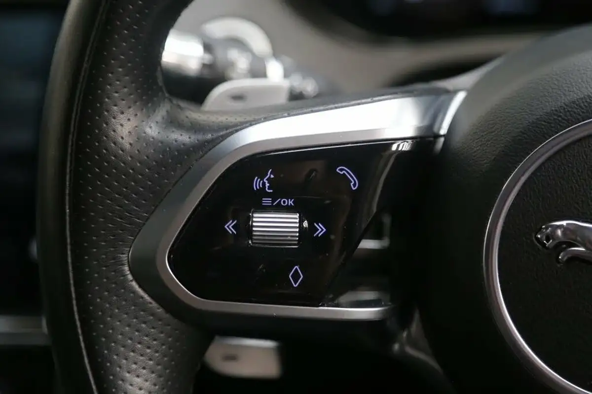 2021-jaguar-e-pace-20-d200-r-dynamic-se-big-21