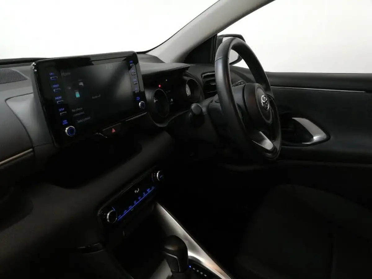 2021-toyota-yaris-15-vvt-i-design-big-4